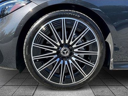 Certified 2025 Mercedes-Benz CLE 300 4MATIC Coupe image 38