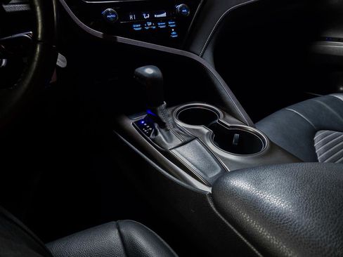 Used 2021 Toyota Camry SE image 32