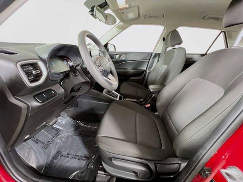 Used 2024 Hyundai Venue SE image 20