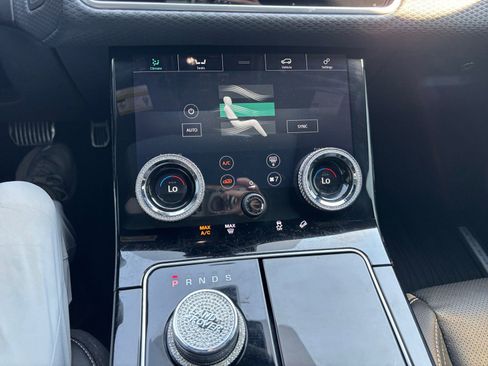 Used 2020 Land Rover Range Rover Velar R-Dynamic S image 11