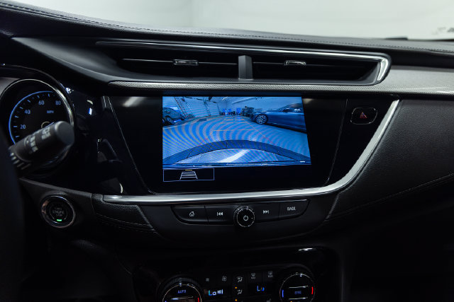 Used 2020 Buick Encore GX Essence w/ Experience Buick Package FWD image 18