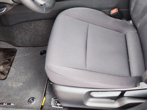 Used 2024 Toyota Prius Limited image 9