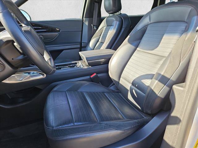 Used 2024 Lincoln Nautilus Reserve w/ Equipment Group 202A AWD/4WD image 17