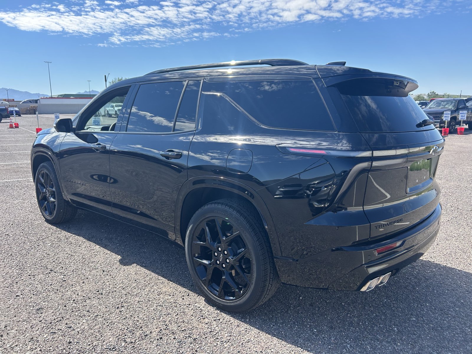 Used 2026 Chevrolet Traverse RS w/ LPO, Floor Liner Package FWD image 3