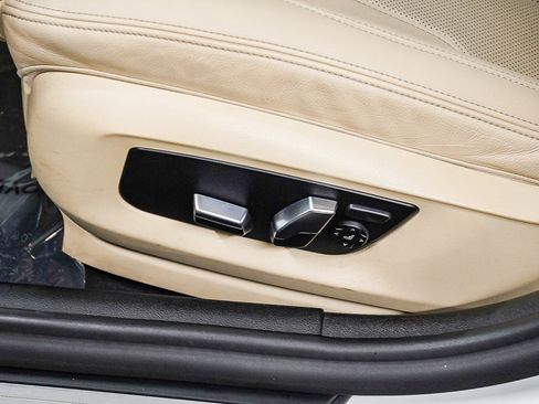 Certified 2022 BMW 530i w/ Premium Package image 24