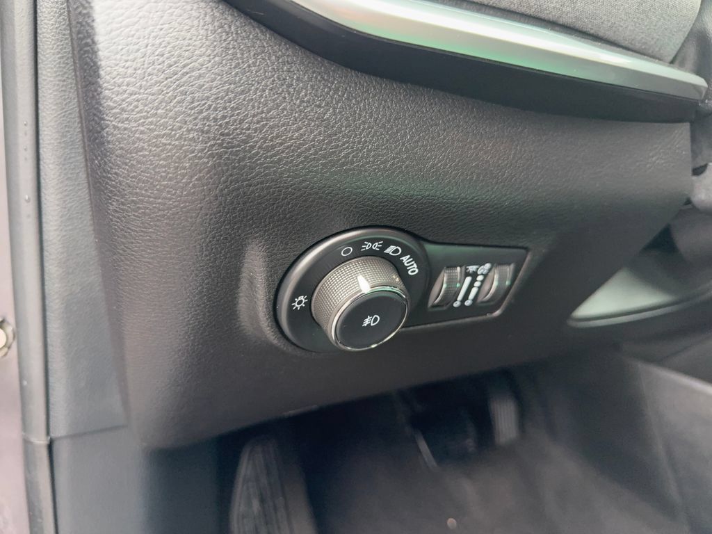 Used 2024 Jeep Compass Latitude AWD/4WD image 13