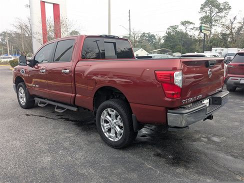 Used 2018 Nissan Titan SV image 6