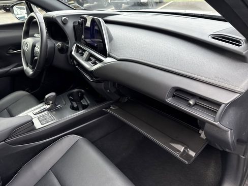 Used 2025 Lexus UX 300h AWD image 28