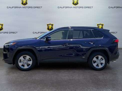 Used 2025 Toyota RAV4 XLE AWD/4WD image 8