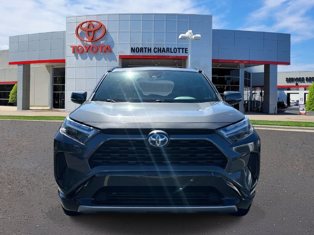 Used 2024 Toyota RAV4 SE AWD/4WD image 2
