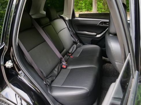 Used 2018 Subaru Forester 2.5i Premium w/ Protection Package #1 AWD/4WD image 34