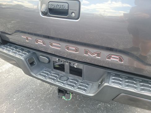 Used 2021 Toyota Tacoma SR w/ SR Convenience Package RWD image 10