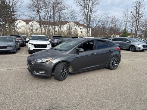 Used 2018 Ford Focus SEL w/ Cold Weather Package image 12