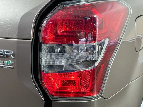 Used 2014 Subaru Forester 2.5i Limited AWD/4WD image 32