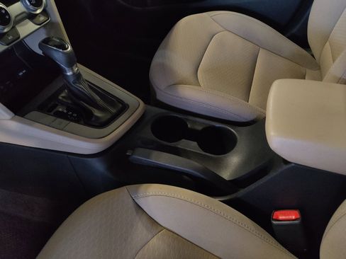 Used 2019 Hyundai Elantra SE FWD image 26