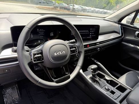 Certified 2025 Kia Sorento S w/ Panoramic Sunroof Package FWD image 12