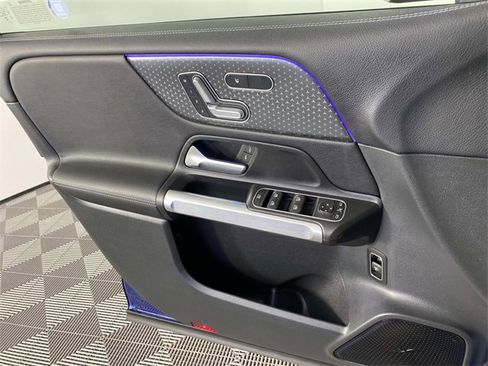 Used 2024 Mercedes-Benz GLB 250 image 22