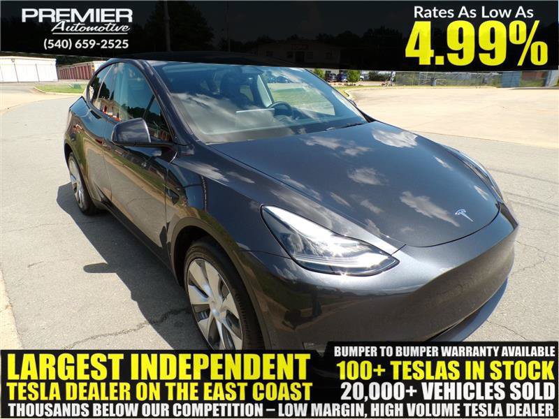 Used 2024 Tesla Model Y Long Range AWD/4WD image 1