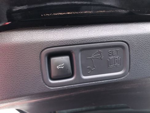 Used 2023 Ford Expedition XLT image 10