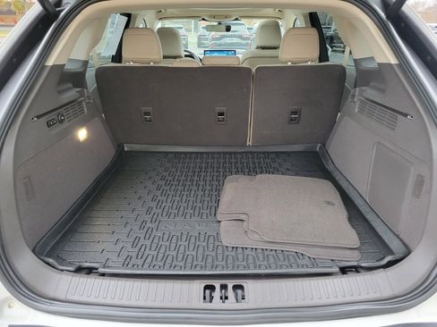 Certified 2023 Lincoln Nautilus Reserve w/ Equipment Group 201A image 38