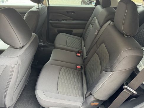 New 2026 Nissan Pathfinder SV image 18