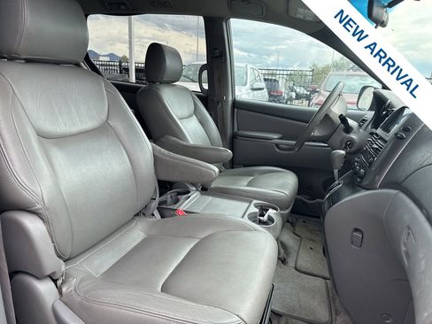 Used 2008 Toyota Sienna CE image 9