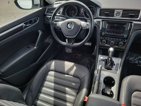 Used 2017 Volkswagen Passat 1.8T SEL Premium FWD image 14