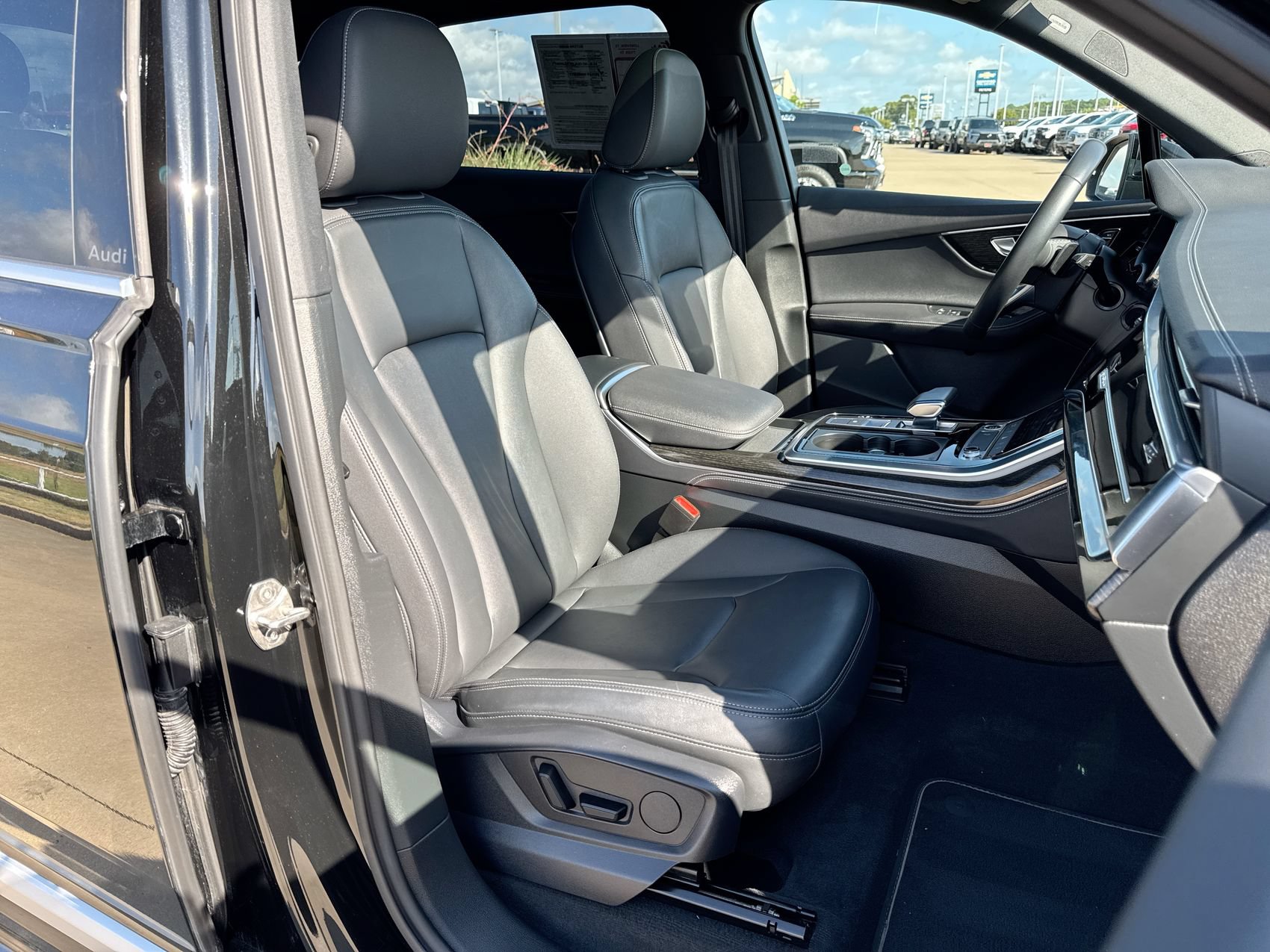 Used 2025 Audi Q7 3.0T Premium Plus AWD/4WD image 25