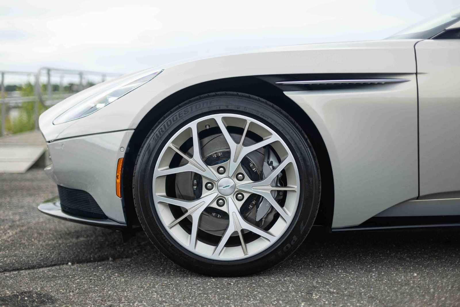 Used 2019 Aston Martin DB11 Volante RWD image 9