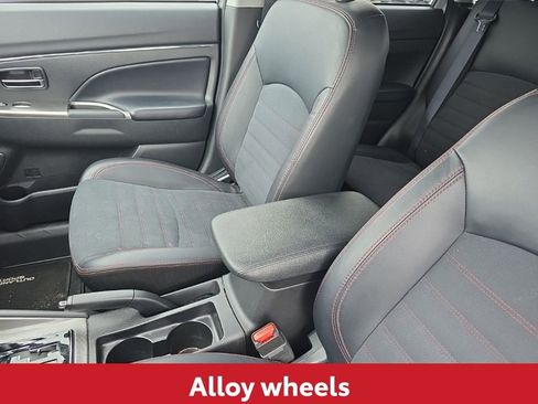 Used 2024 Mitsubishi Outlander Sport SE image 18