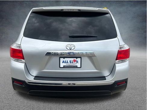 Used 2011 Toyota Highlander 2WD image 9