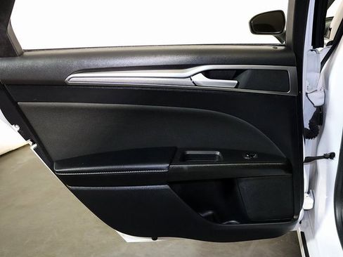 Used 2019 Ford Fusion SE image 26