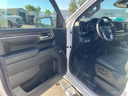 Used 2023 GMC Sierra 1500 SLT w/ SLT Convenience Package AWD/4WD image 11
