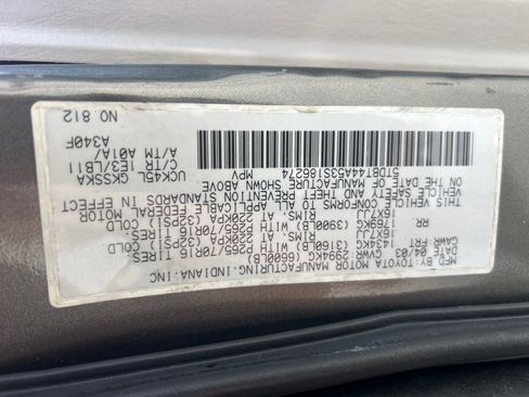 Used 2003 Toyota Sequoia SR5 w/ Preferred Pkg AWD/4WD image 9