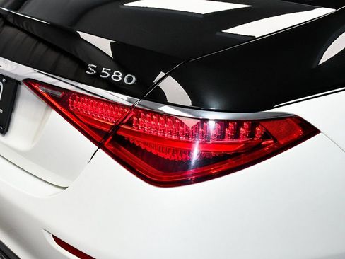 Used 2021 Mercedes-Benz Maybach S 580 4MATIC image 91