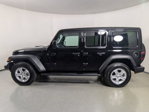 Used 2022 Jeep Wrangler Unlimited Sport w/ Sun And Sound Package AWD/4WD image 4
