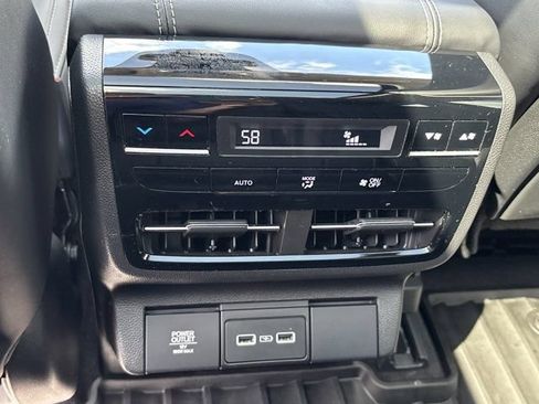 Used 2024 Acura MDX SH-AWD w/ Technology Package image 18