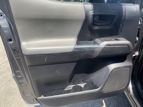 Used 2021 Toyota Tacoma SR5 RWD image 16