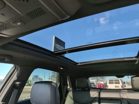 Certified 2022 Cadillac XT5 Sportv w/ LPO, Floor Liner Package image 27