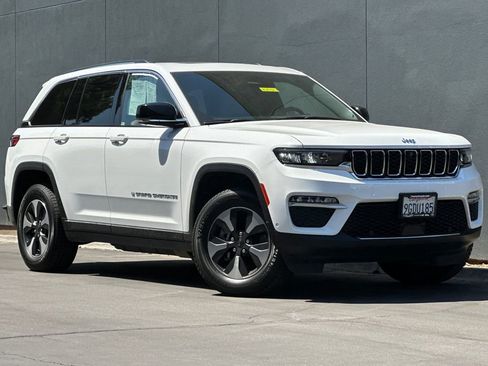 Used 2023 Jeep Grand Cherokee 4WD 4xe w/ Luxury Tech Group II image 2