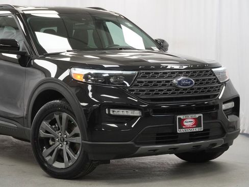 Used 2022 Ford Explorer XLT w/ Equipment Group 202A image 5