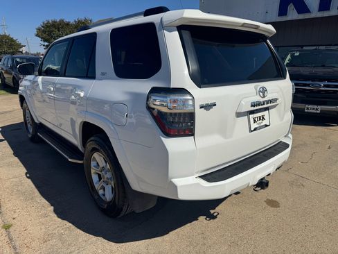 Used 2019 Toyota 4Runner SR5 Premium image 3