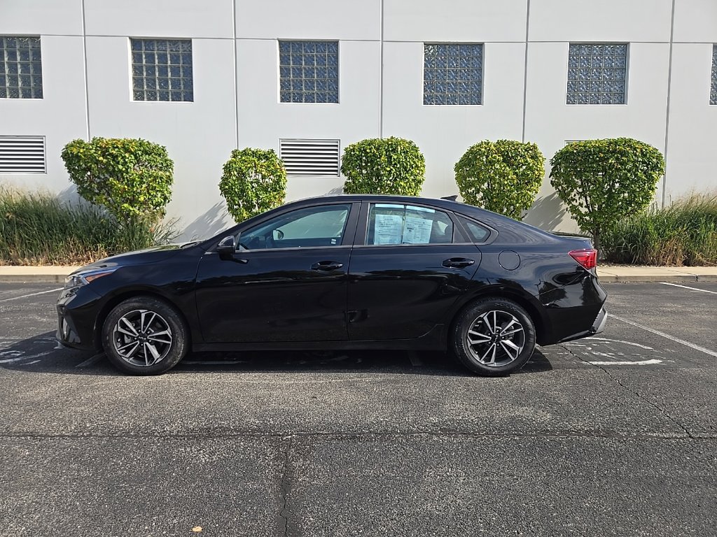 Used 2024 Kia Forte LXS w/ LXS Technology Package FWD image 5
