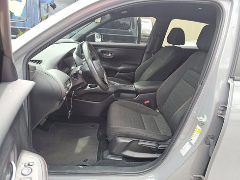 Used 2024 Honda HR-V Sport image 3