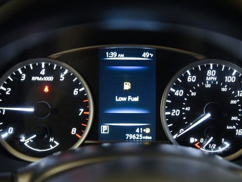 Used 2017 Nissan Sentra SV image 19