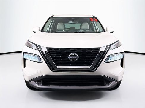 Used 2023 Nissan Rogue SV AWD/4WD image 2