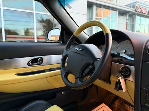 Used 2002 Ford Thunderbird image 29