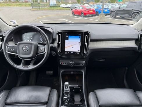 Used 2021 Volvo XC40 T5 Inscription w/ Protection Package image 14