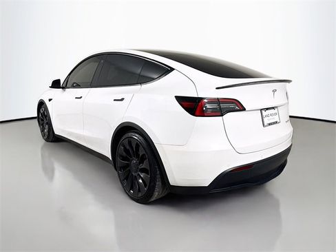 Used 2022 Tesla Model Y Performance image 7