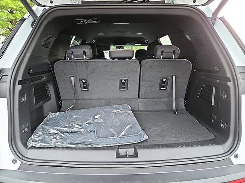 New 2026 Chevrolet Traverse LT AWD/4WD image 12